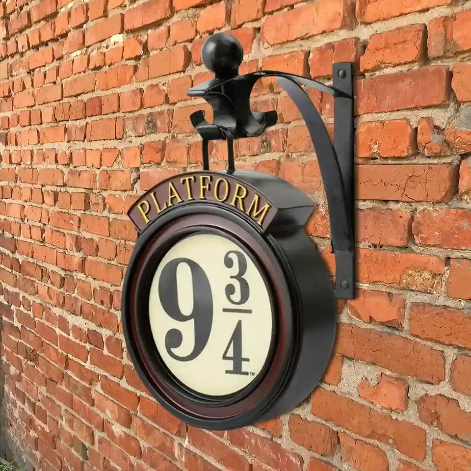 Harry Potter Hanging 9 3/4 Night Light - Image 2