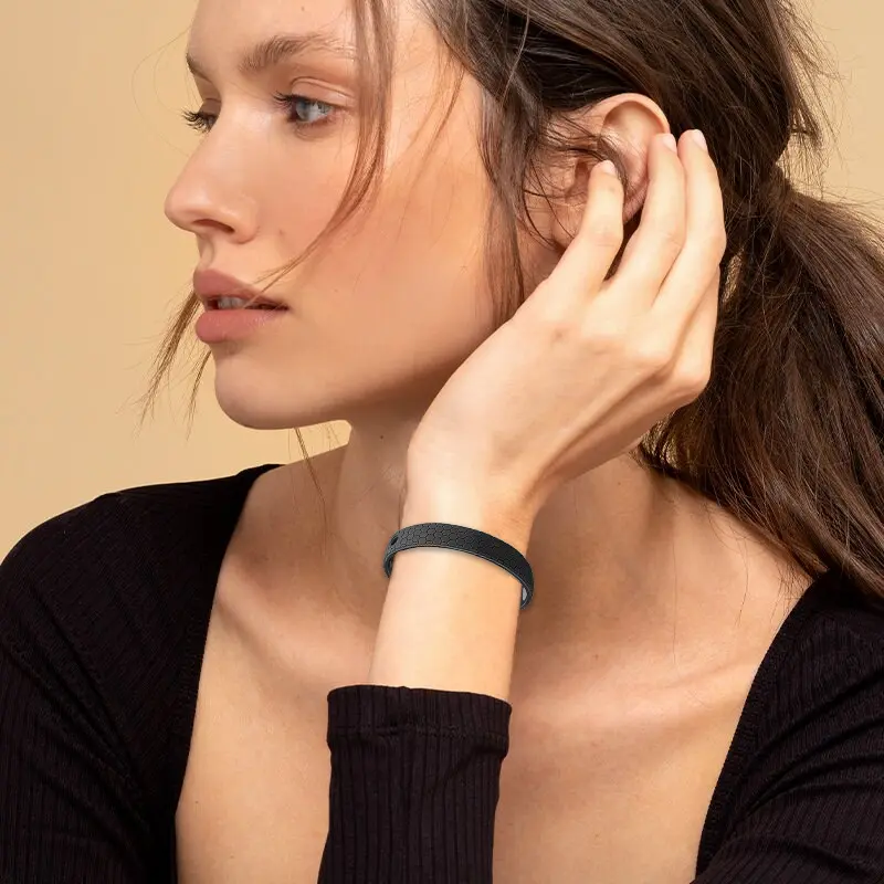 Slenderfast Lymphatic Graphene Bracelet - Image 11
